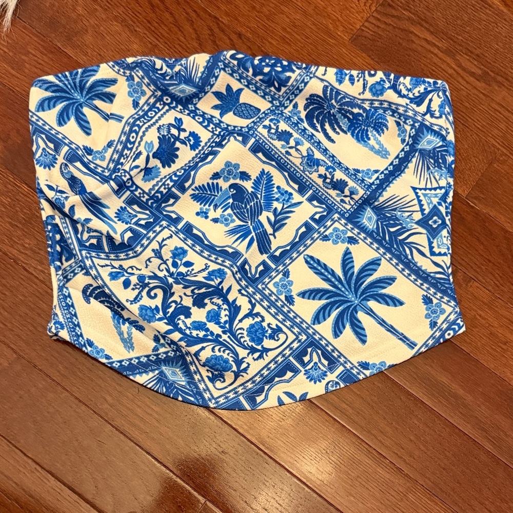 SHEIN Blue and White Patterned Tube Top